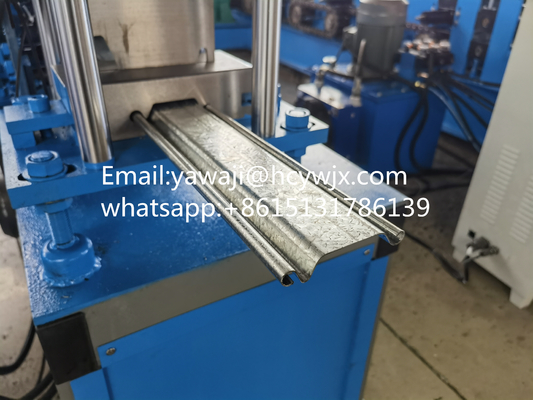 Zincir Sürüşü Tam Otomatik Çatlak Kapı Çerçeve 380V 50Hz 3Fase Çelik Çerçeve Purlin için yuvarlama makinesi