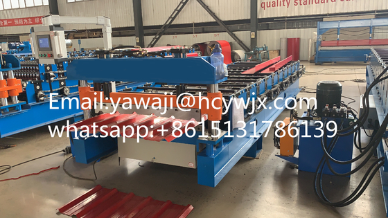 Zincir Sürücü Uzun Uzaylı Renkli Çatı Rulo Formasyon Makinesi 380v 50Hz 3 Faz Voltajlı