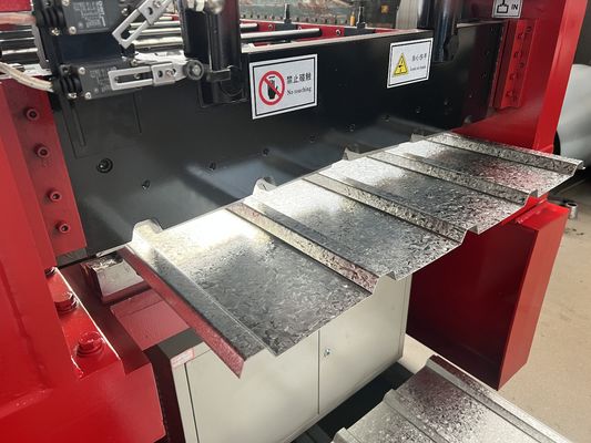 Otomatik Galvanizli Zemin Güverte Rulo Şekillendirme Makinesi 11+11+7.5KW